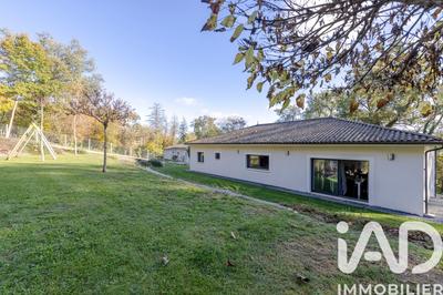 Maison - 201 m² - 6 pièces