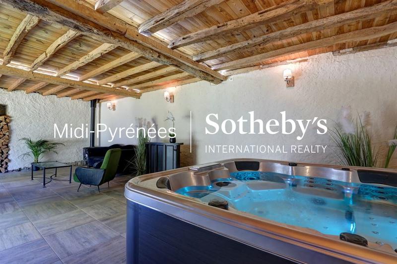 Maison de maîtres - 350 m² - 7 pièces