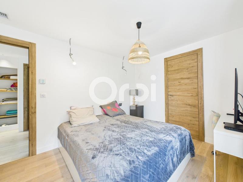 Maison - 204 m² - 6 pièces