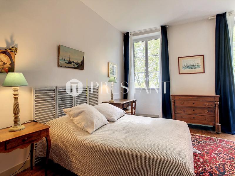 Maison - 380 m² - 12 pièces