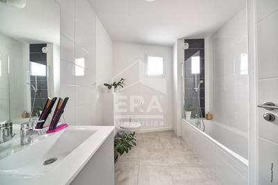 Appartement - 86 m² - 4 pièces