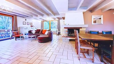 Maison - 230 m² - 8 pièces