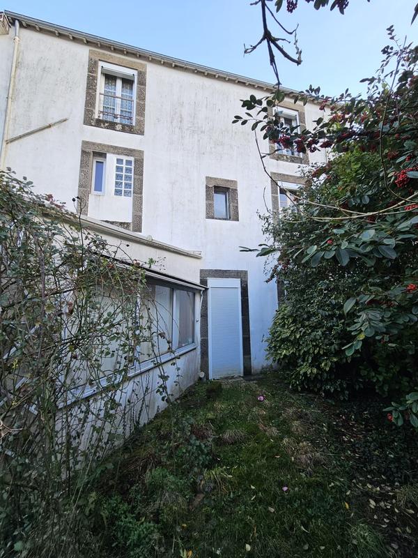 Maison - 217 m² - 8 pièces
