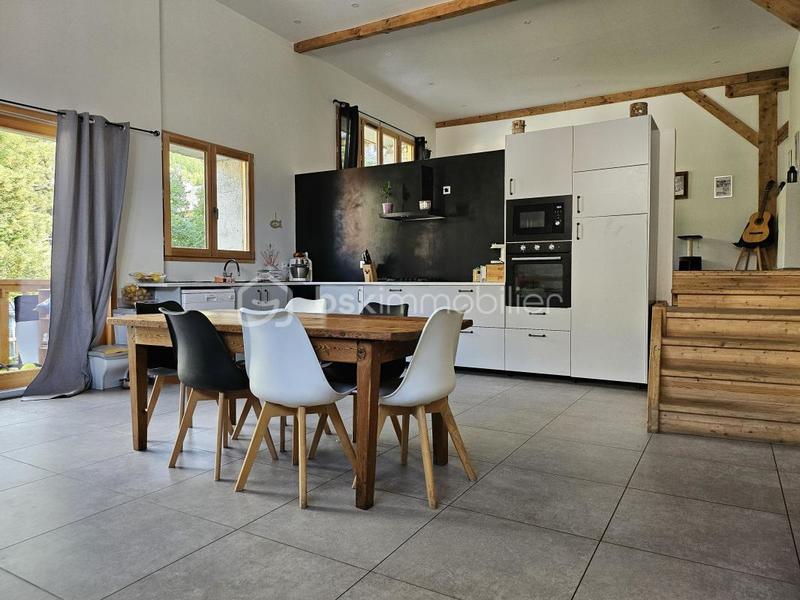 Maison de village - 252 m² - 8 pièces