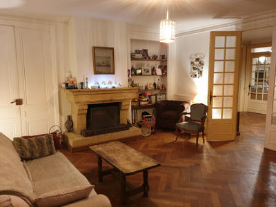 Maison - 250 m² - 8 pièces