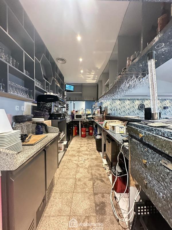 Local commercial - 372 m² - 8 pièces