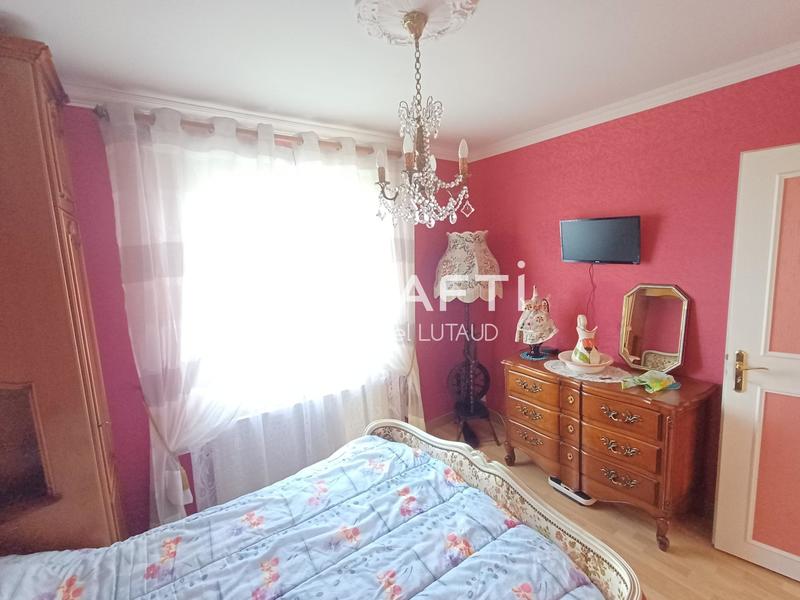 Maison - 92 m² - 7 pièces