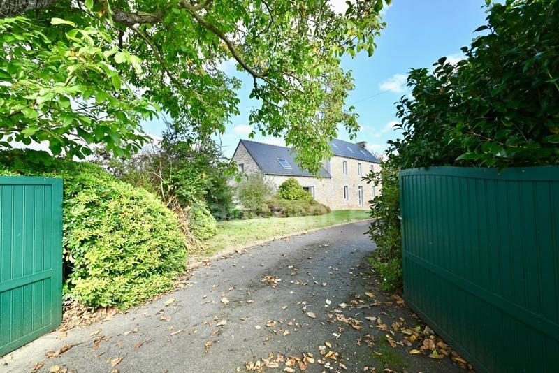 Maison en pierre - 175 m² - 10 pièces