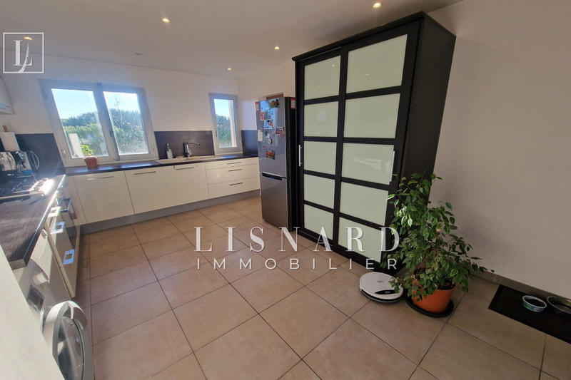 Appartement - 76 m² - 4 pièces