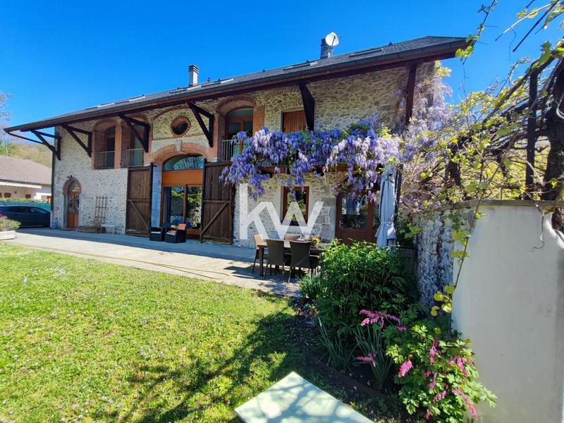 Appartement - 217 m² - 7 pièces