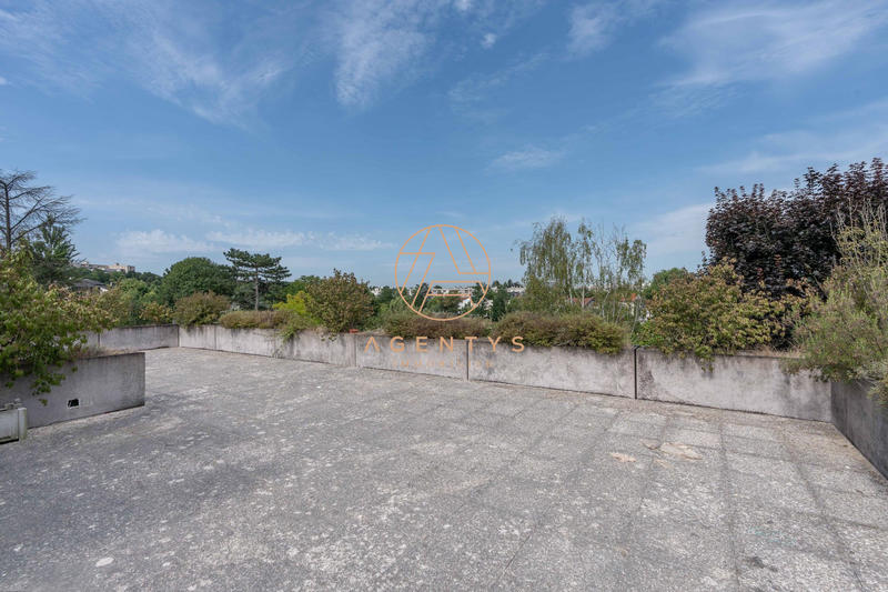 Appartement - 157 m² - 5 pièces