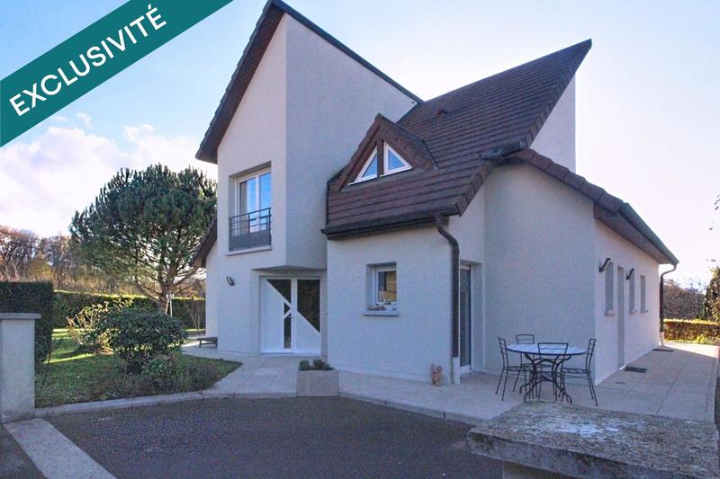 Maison - 220 m² - 7 pièces