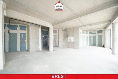 Local commercial - 140 m² - 1 pièce