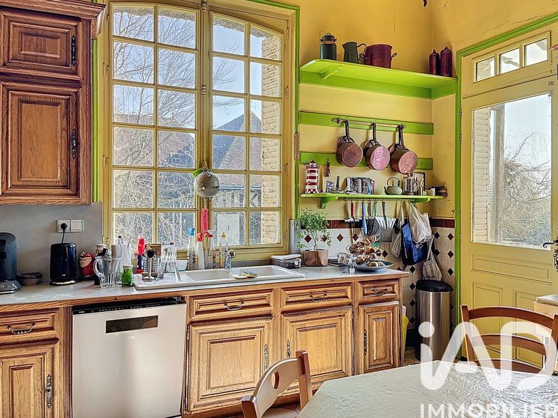 Maison - 453 m² - 12 pièces