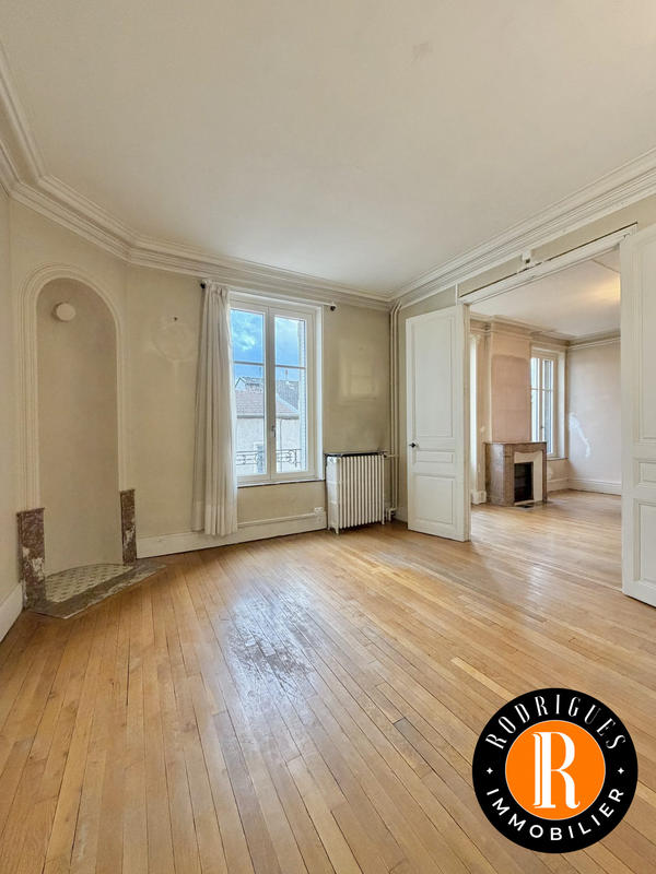 Maison - 227 m² - 10 pièces