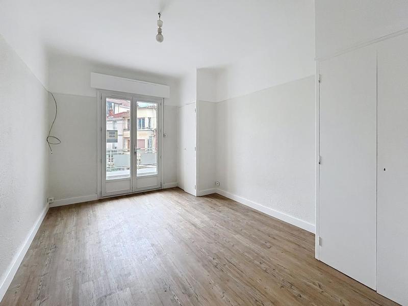 Appartement - 100 m² - 4 pièces