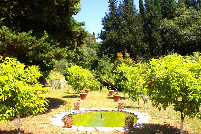 Maison - 300 m² - 12 pièces