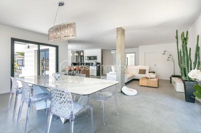 Maison - 175 m² - 6 pièces