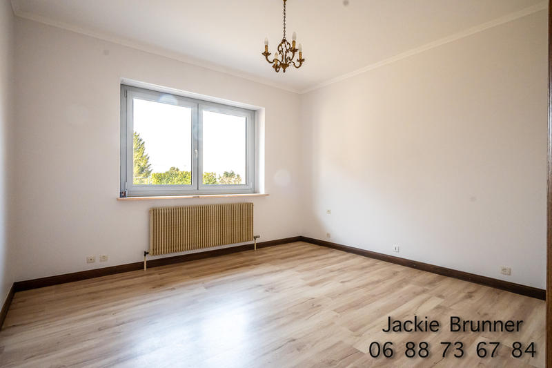 Maison - 220 m² - 6 pièces