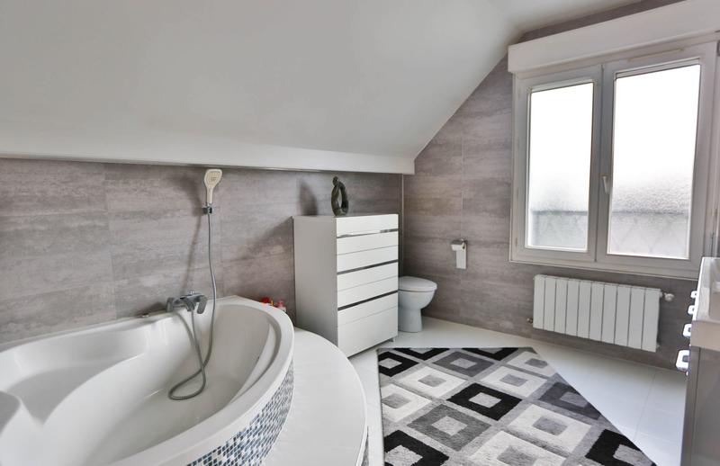 Maison - 197 m² - 6 pièces