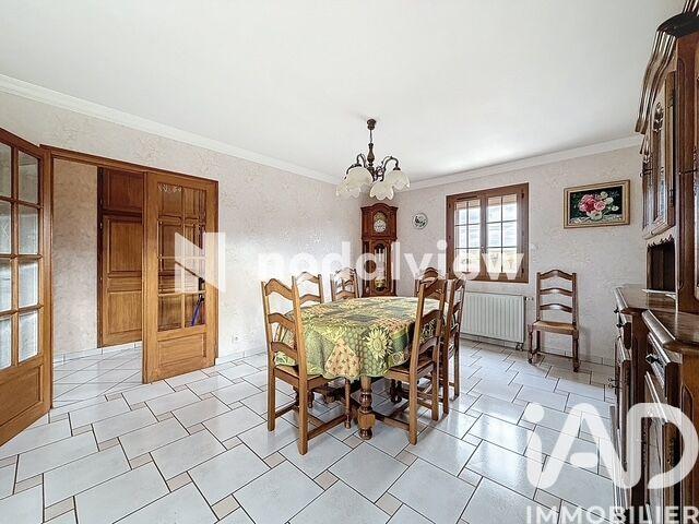 Maison - 181 m² - 9 pièces