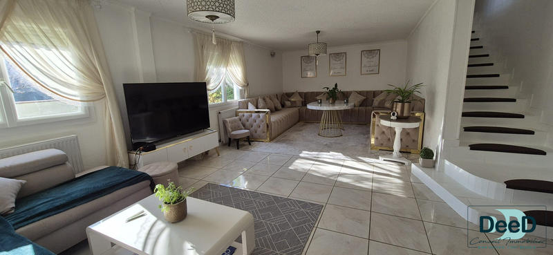 Maison - 140 m² - 5 pièces