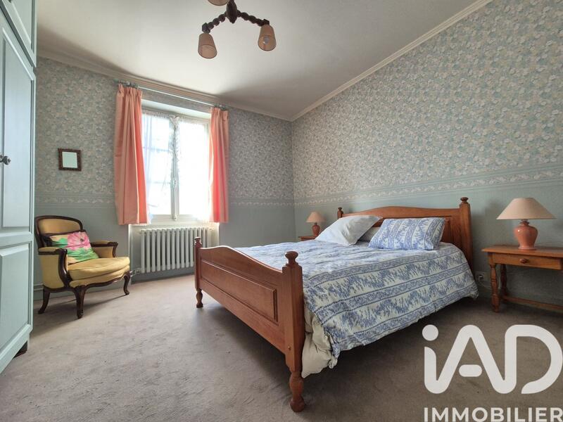 Maison - 180 m² - 7 pièces