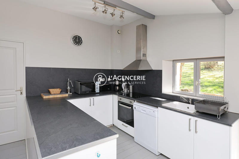 Maison - 430 m² - 4 pièces