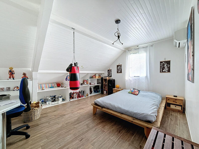 Maison - 159 m² - 7 pièces