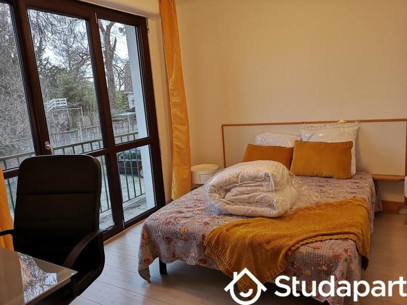 Chambre - 13 m² - 1 pièce