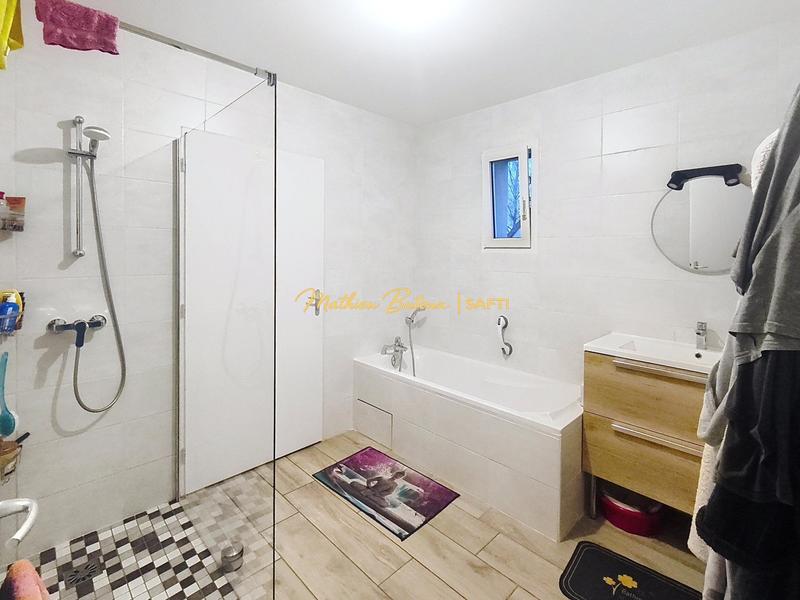 Maison - 103 m² - 4 pièces