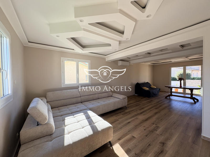 Maison traditionnelle - 144 m² - 5 pièces