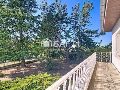 Maison - 200 m² - 7 pièces