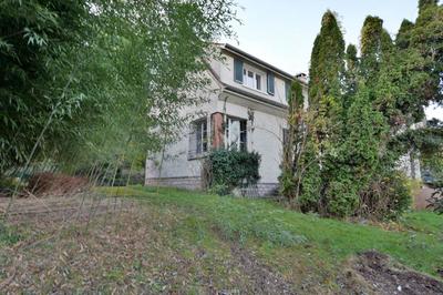 Maison - 233 m² - 5 pièces