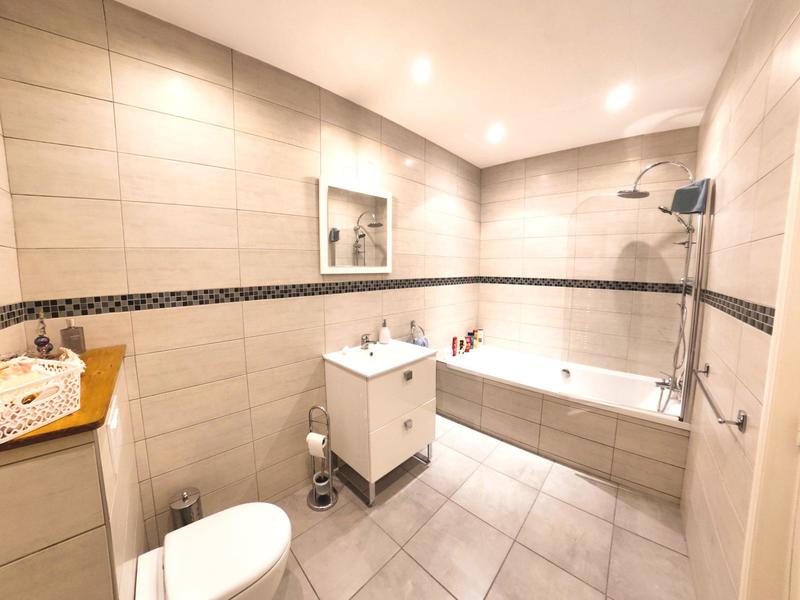 Maison - 137 m² - 5 pièces