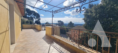 Villa - 197 m² - 6 pièces