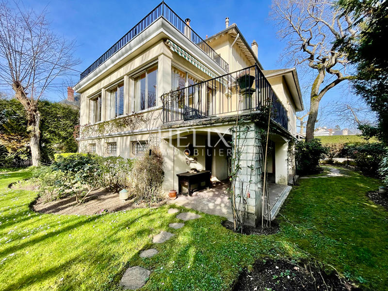 Maison - 200 m² - 7 pièces