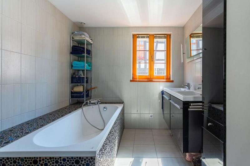 Propriété - 277 m² - 7 pièces