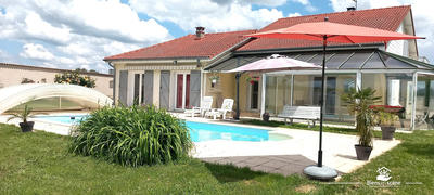 Villa - 196 m² - 8 pièces