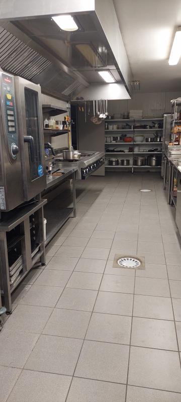 Local commercial - 816 m²