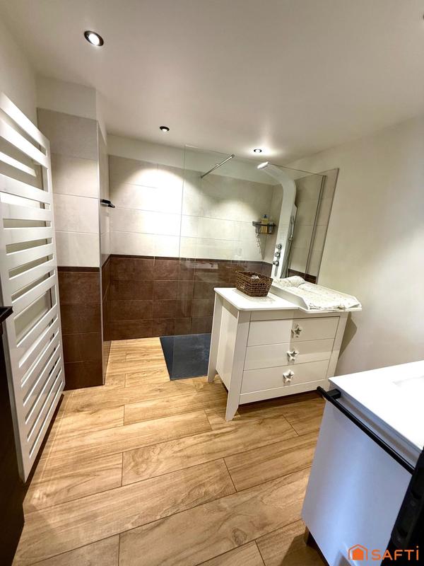 Maison - 289 m² - 7 pièces