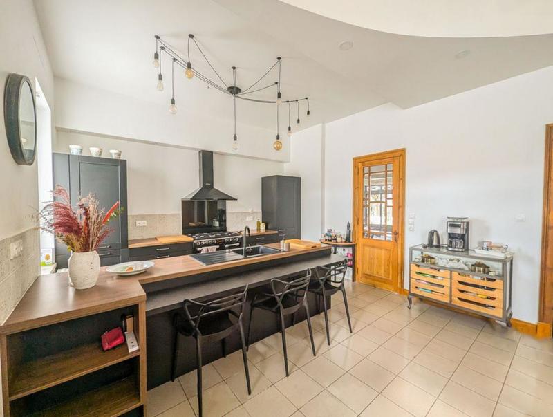 Maison ancienne - 180 m² - 5 pièces