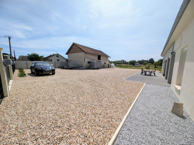 Maison - 204 m² - 6 pièces