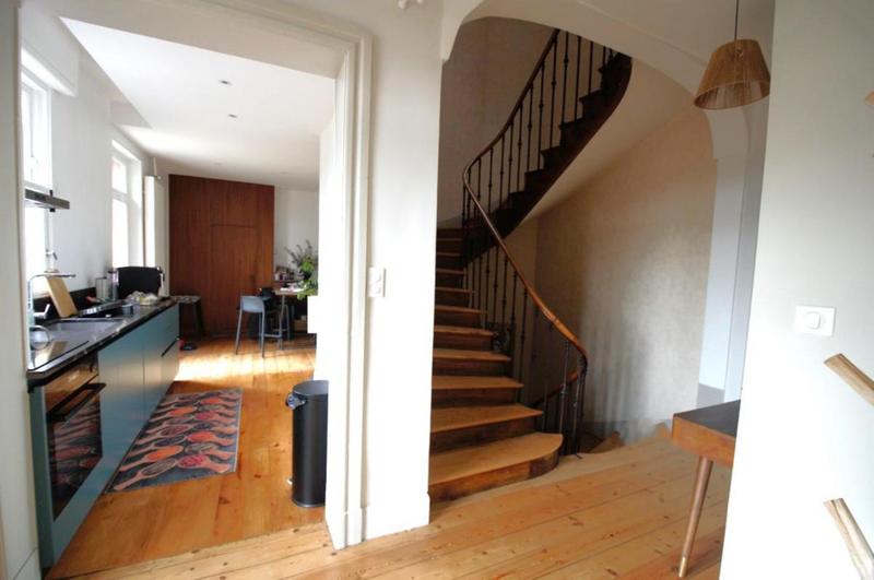 Demeure - 300 m² - 9 pièces