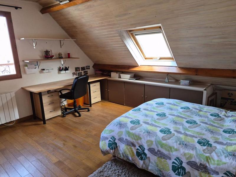 Maison - 210 m² - 8 pièces