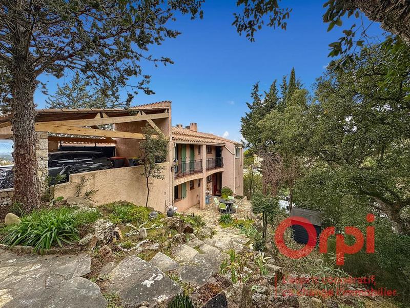 Maison - 146 m² - 8 pièces