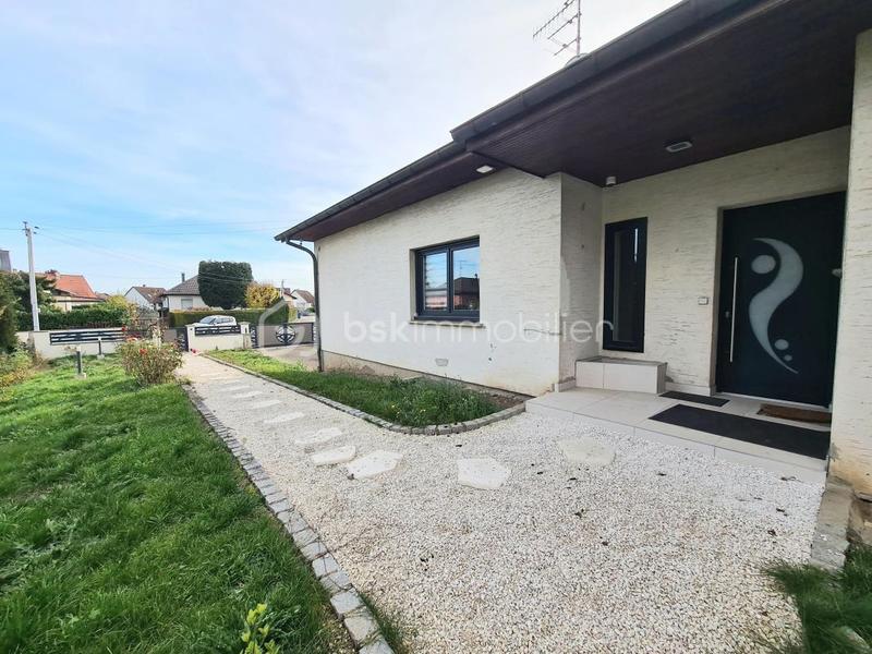 Maison - 180 m² - 9 pièces