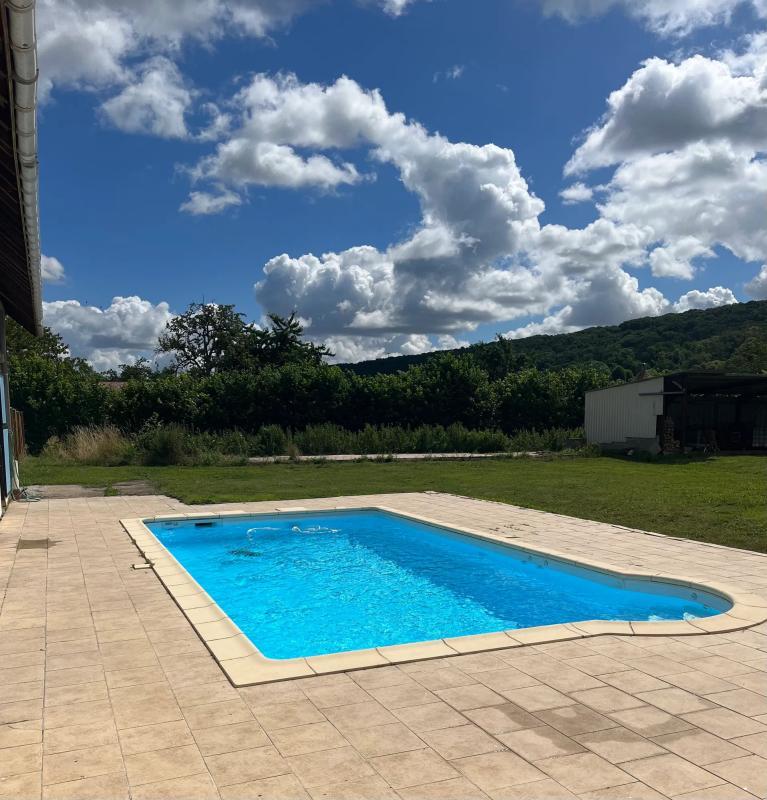 Maison - 221 m² - 8 pièces