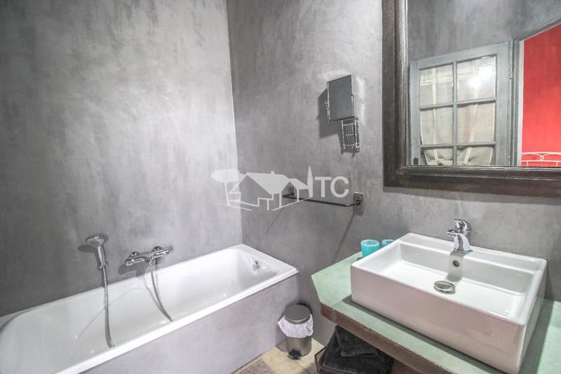 Maison en pierre - 296 m² - 7 pièces