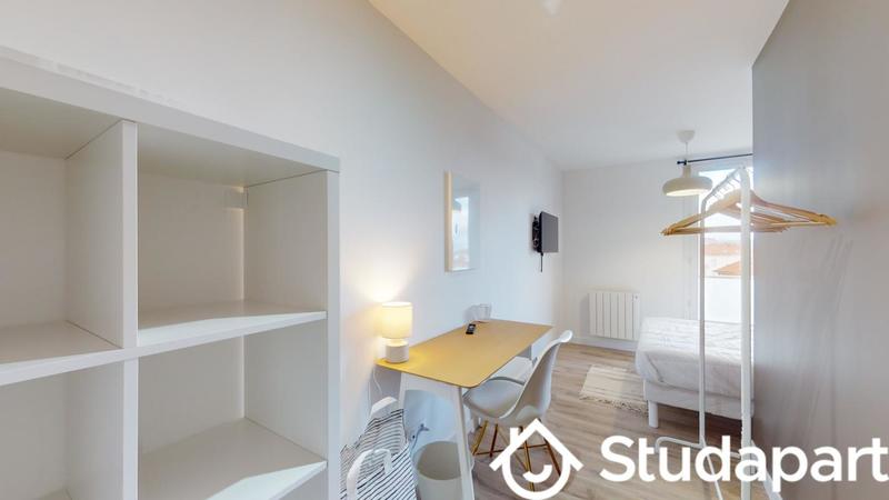 Chambre - 11 m² - 1 pièce